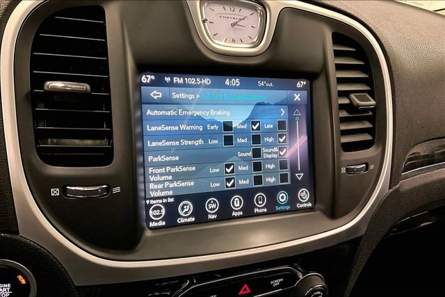 2023 Chrysler 300 Touring L - Photo 33