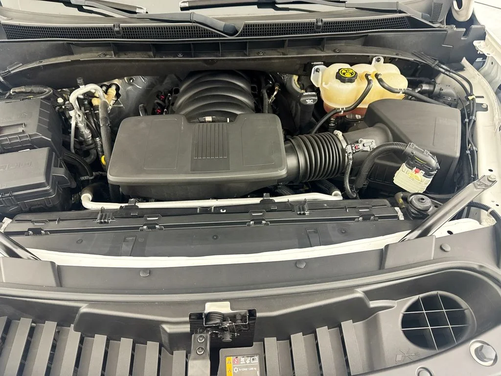 Used 2023 White GMC Denali image 31