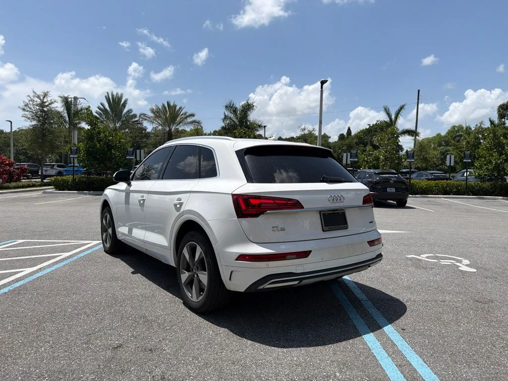 Used 2023 Glacier White Audi 40 Premium image 9