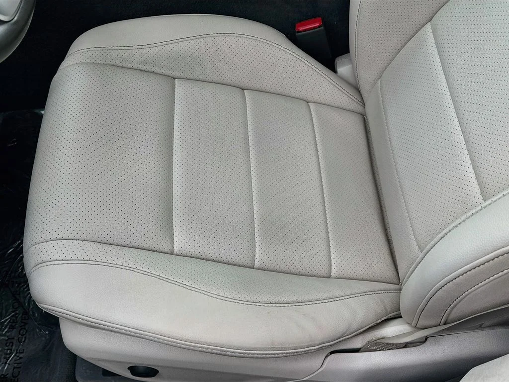 Used 2020 Polar White Mercedes-Benz GLE 350 image 21