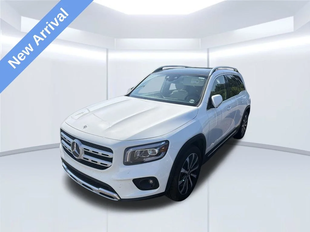 Used 2022 White Mercedes-Benz GLB 250 image 1