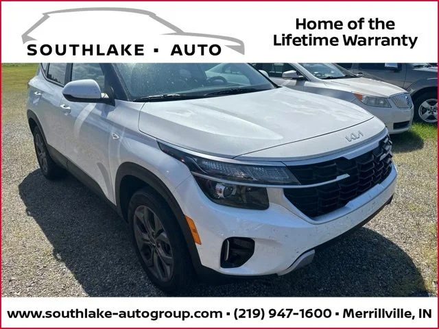 Certified Used 2024 White Kia LX image 1