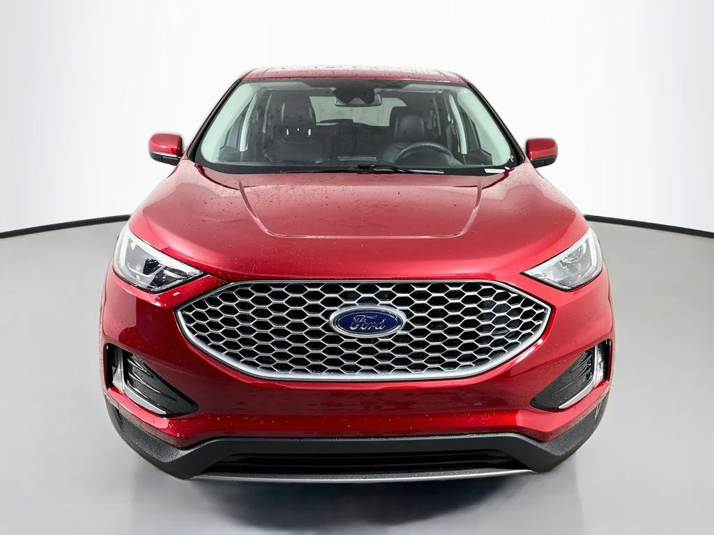 Used 2023 Rapid Red Metallic Tinted Clearcoat Ford SEL image 5