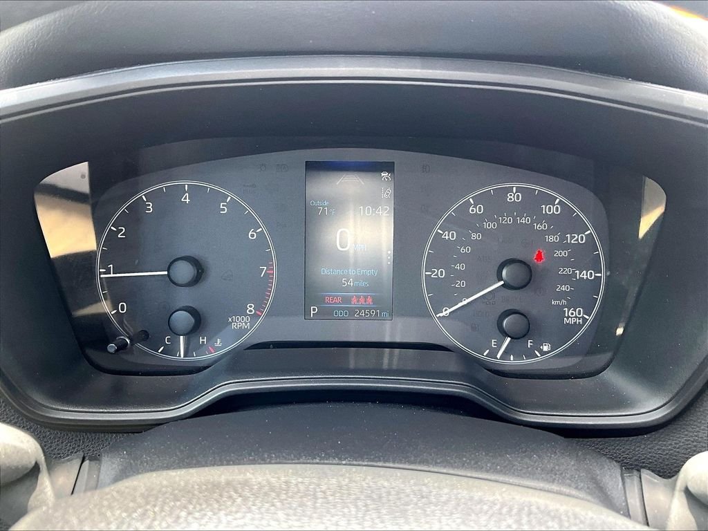 Used 2025 White Toyota LE image 25