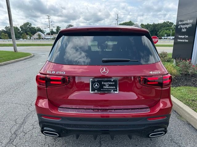 New 2026 MANUFAKTUR Patagonia Red Metallic Mercedes-Benz GLB 250 image 4