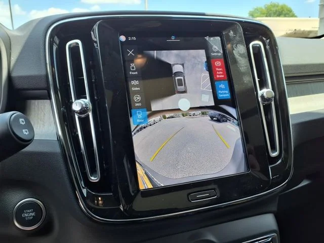 2026 Volvo XC40 Plus - Photo 23
