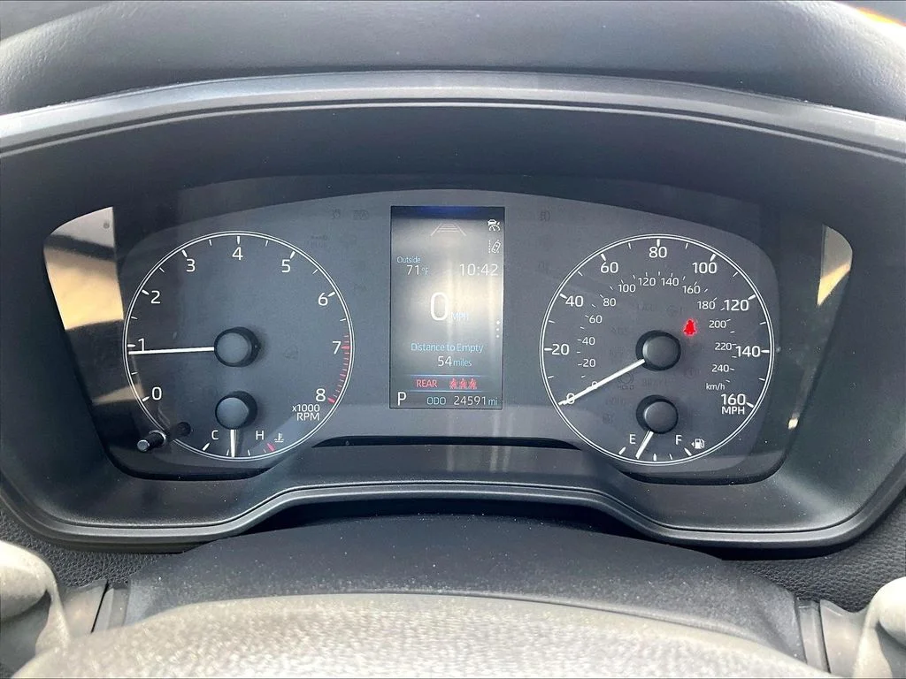 Used 2025 White Toyota LE image 25