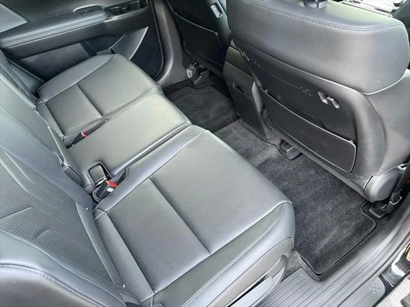 Used 2025 Phantom Black Hyundai SEL image 20