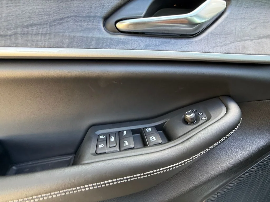 New 2027 White Jeep Laredo Altitude image 11