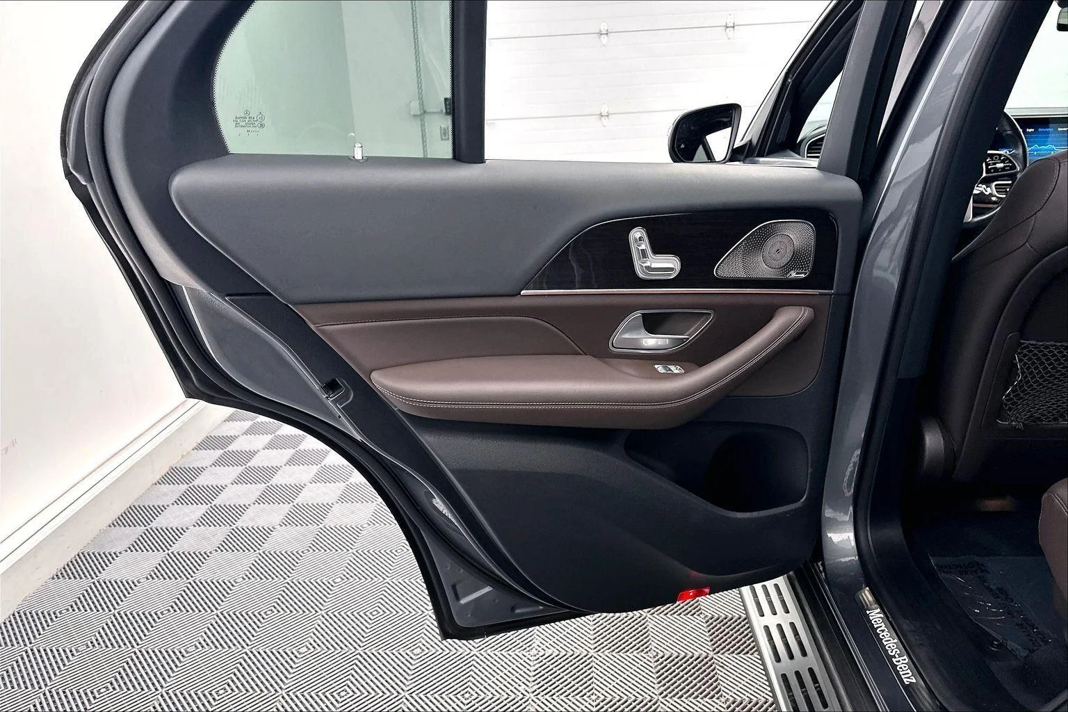 Used 2022 Selenite Grey Metallic Mercedes-Benz GLE 350 image 26