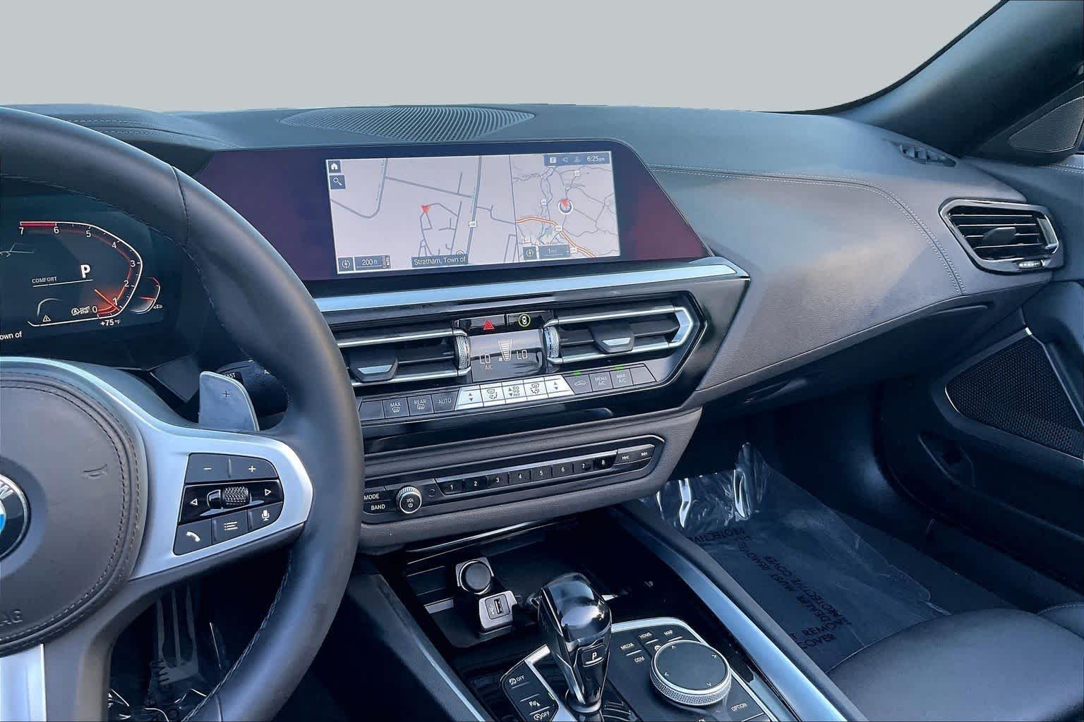 Used 2022 Misano Blue Metallic BMW sDrive30i image 6