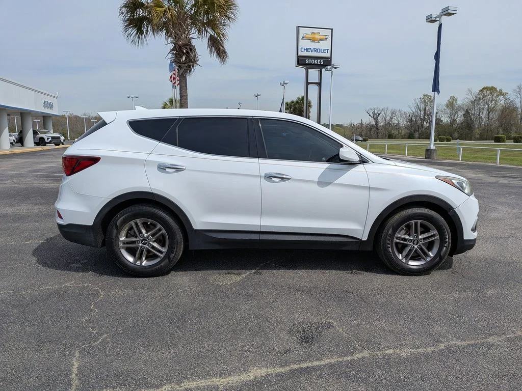 Used 2017 White Hyundai 2.4 Base image 4