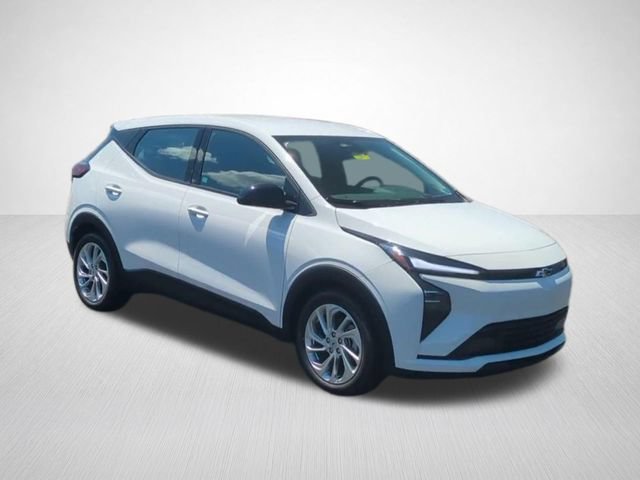New 2027 Summit White Chevrolet LT image 4