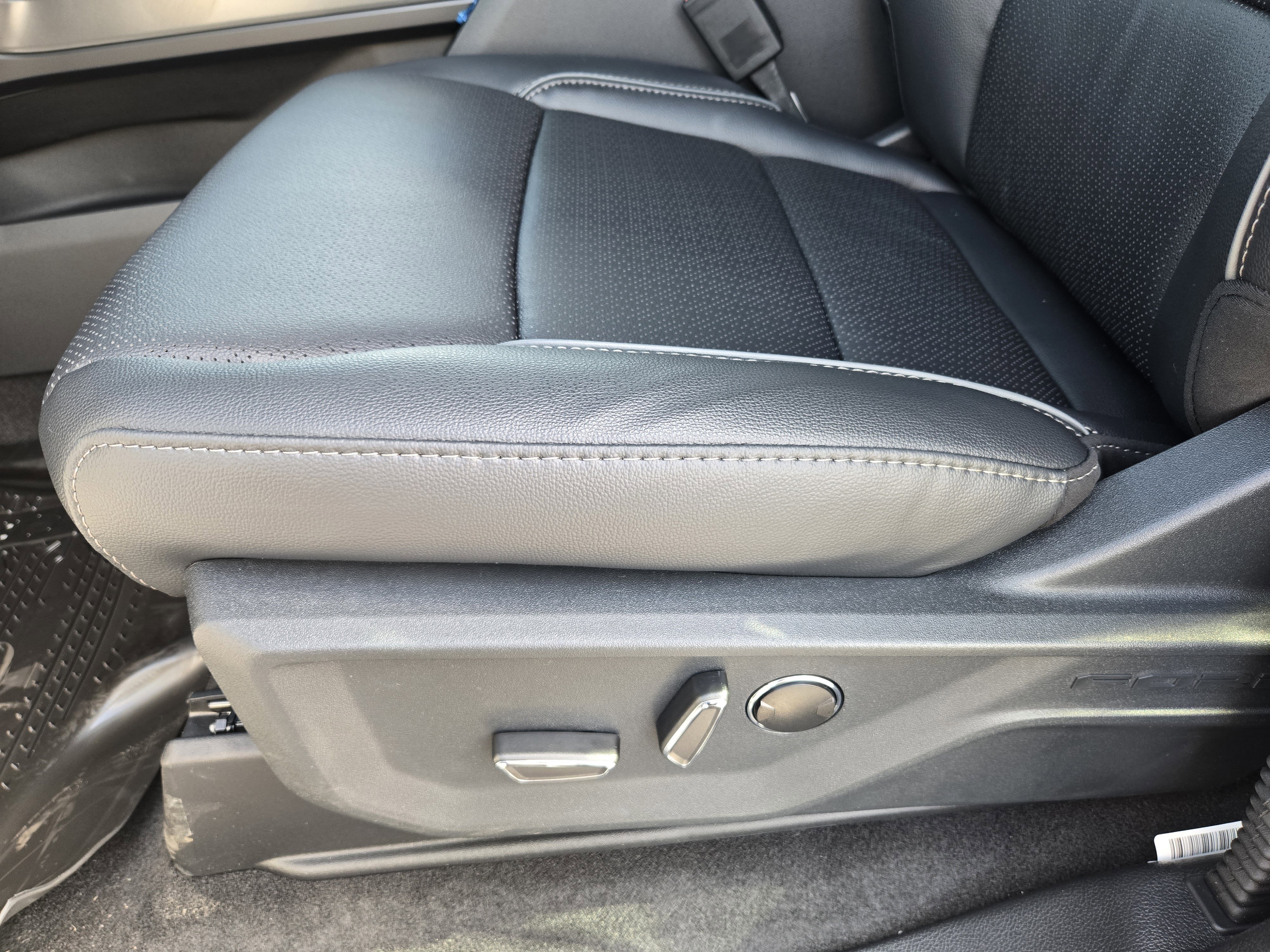 New 2026 Avalanche Ford Lariat image 15