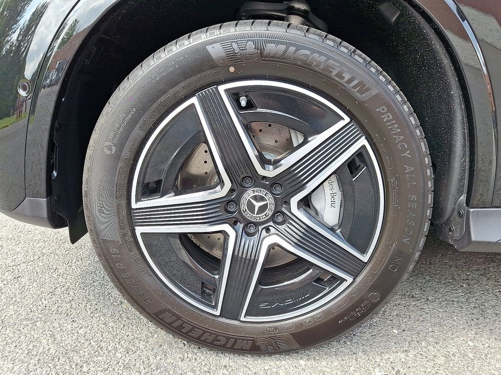 New 2027 Obsidian Black Metallic Mercedes-Benz GLC 300 image 5