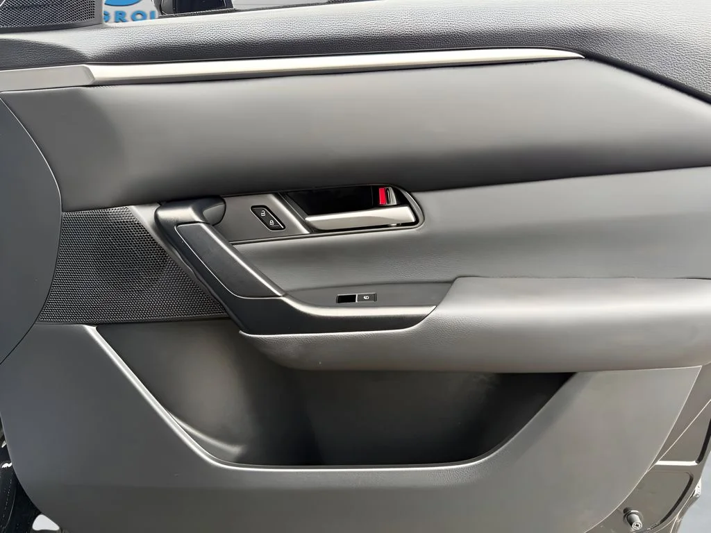 Used 2025 Gray Mazda Preferred image 27