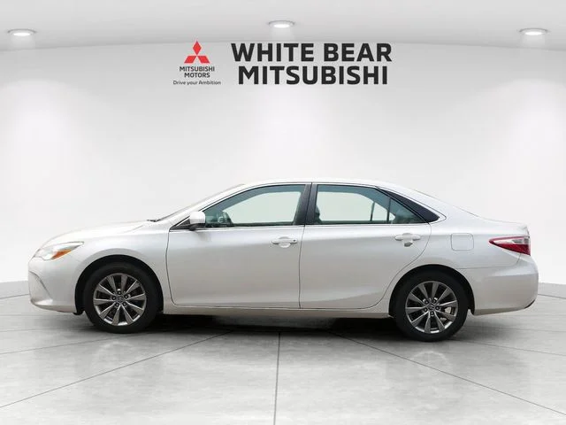 Used 2015 Blizzard Pearl Toyota XLE image 3