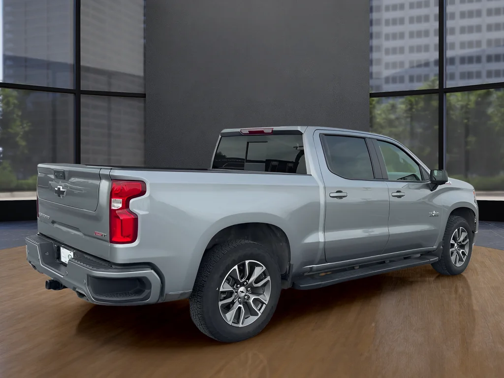 Used 2025 Gray Chevrolet RST image 5