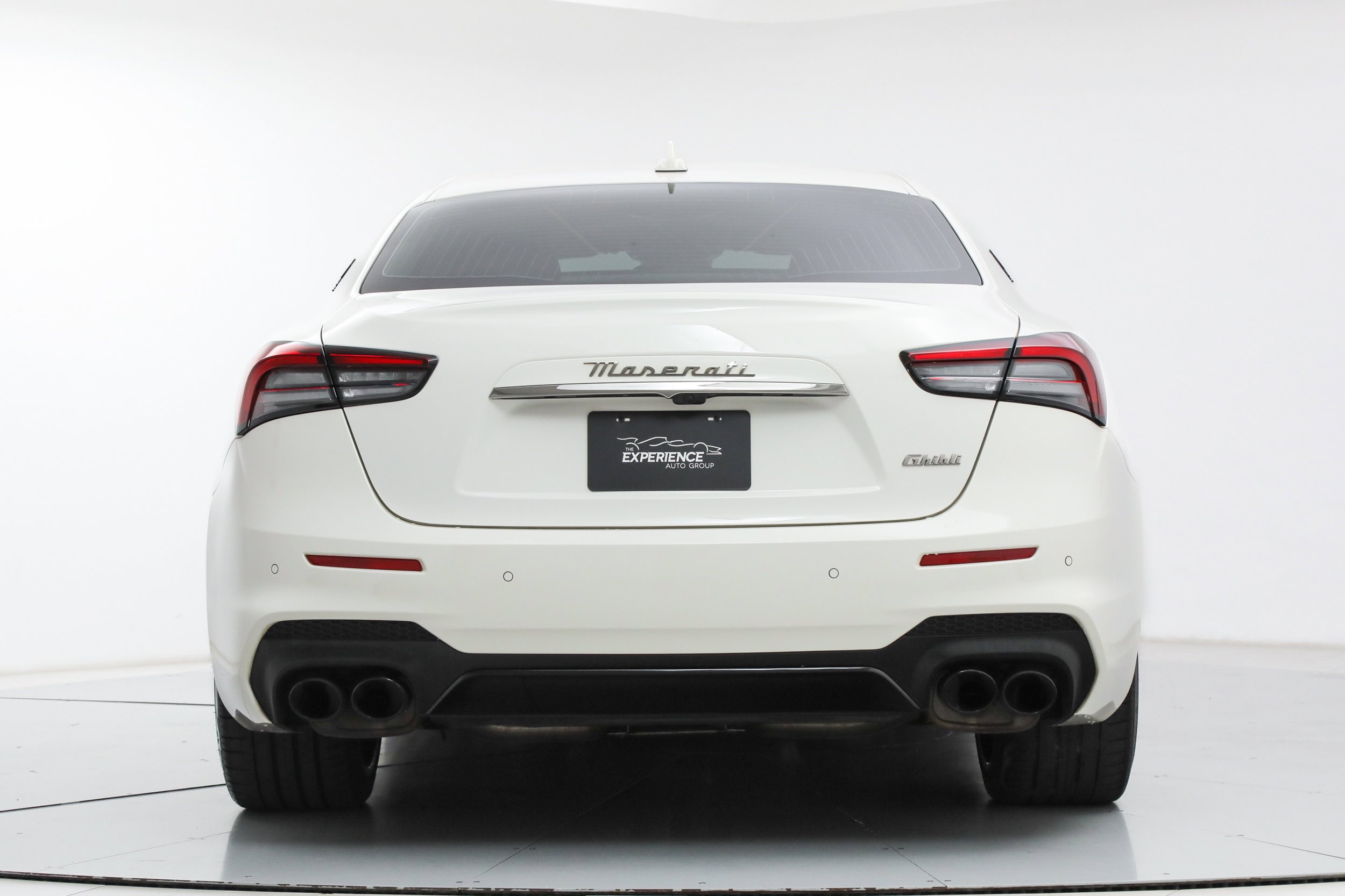 Used 2023 White Maserati Modena image 4