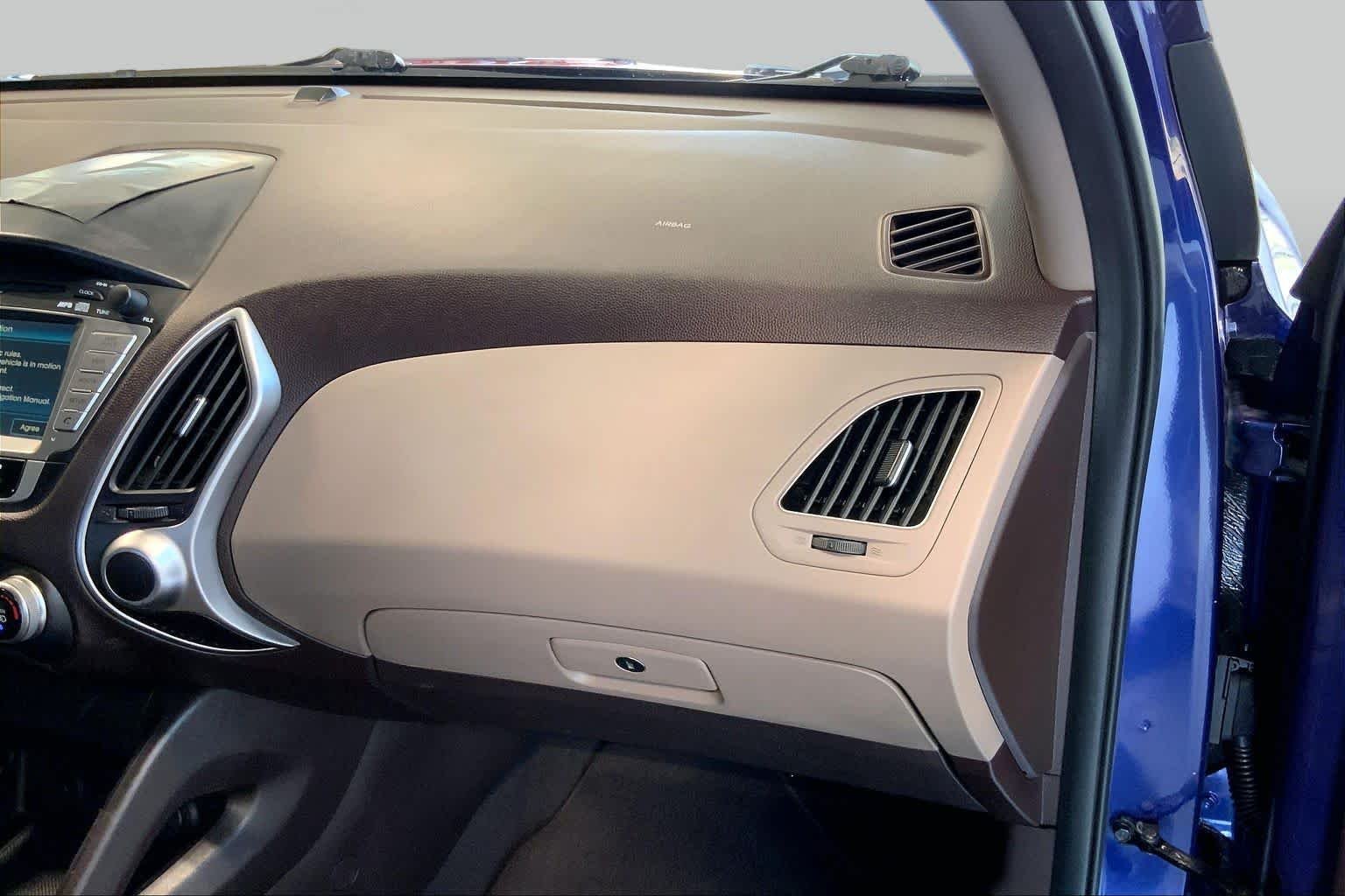 Used 2011 Iris Blue Hyundai GLS image 18