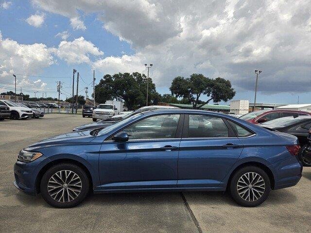 Used 2019 Blue Silk Metallic VOLKSWAGEN  image 2