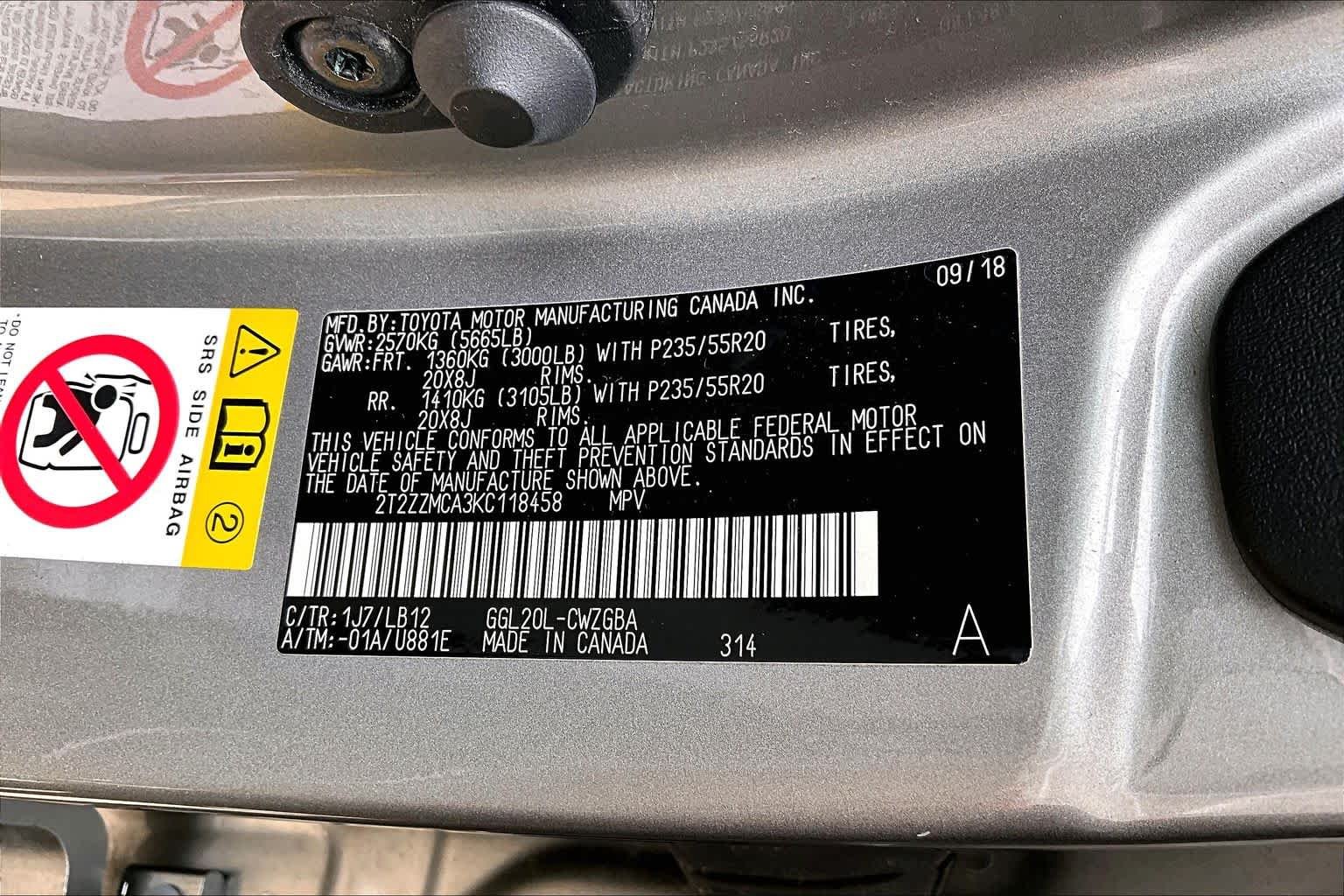 Used 2019 Atomic Silver Lexus  image 34