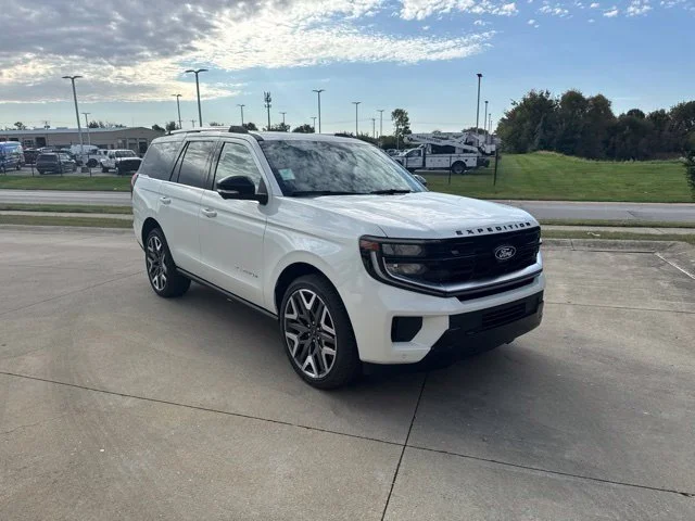 New 2027 Star White Metallic Tri-Coat Ford Platinum image 58