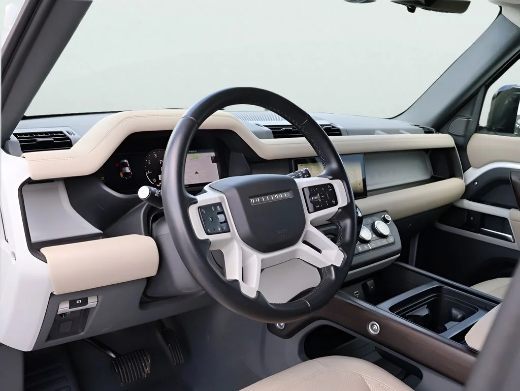 Used 2024 Fuji White Land Rover  image 16