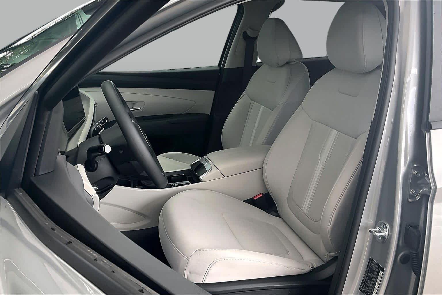 Used 2026 Shimmering Silver Hyundai SEL image 8