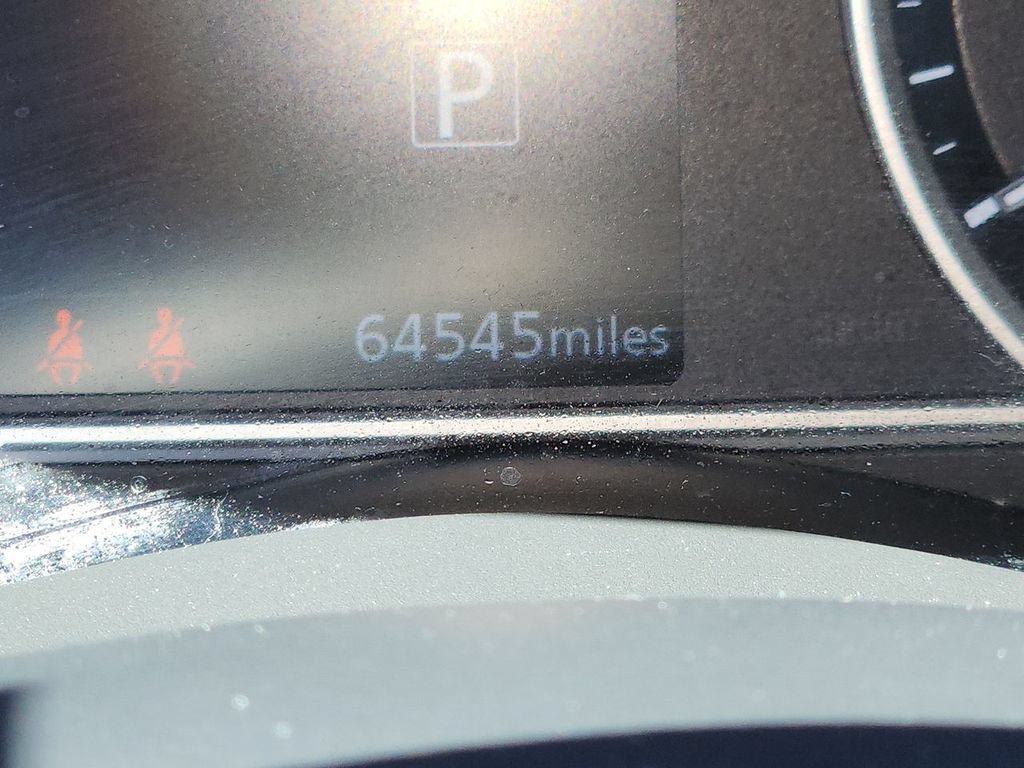 Used 2023  Nissan SV image 14