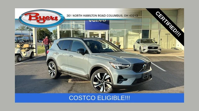 2023 Volvo XC40 B5 Plus Dark Theme