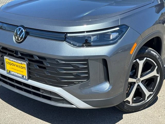 New 2026 Platinum Gray Metallic Volkswagen 2.0T SE image 8