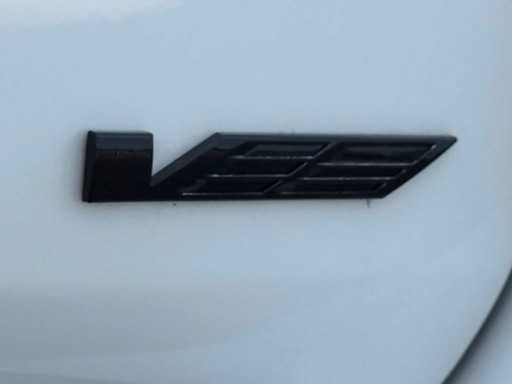 Used 2025 Crystal White Tricoat Cadillac Escalade-V image 11