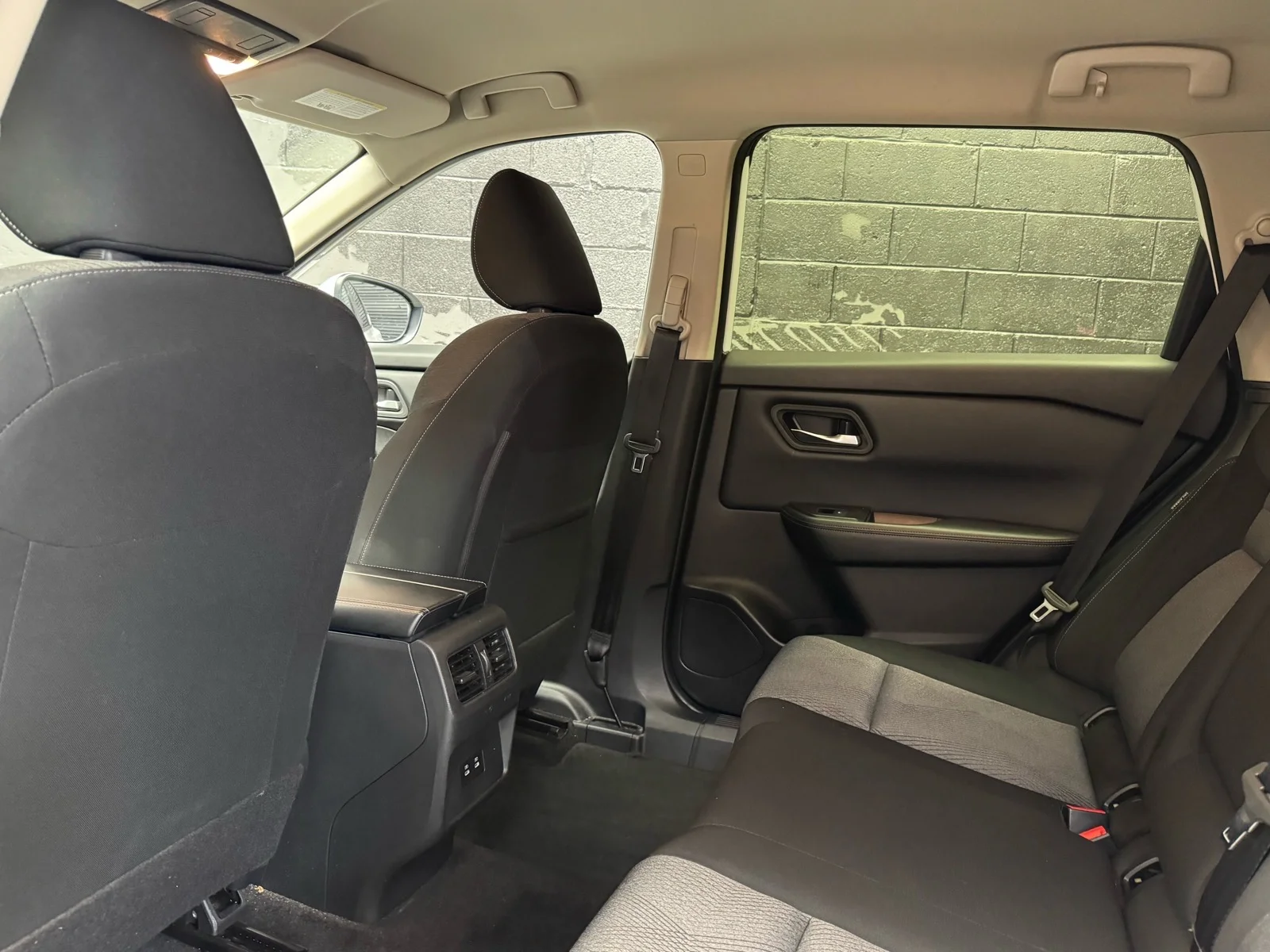 Used 2025 Everest White Pearl (qbe) Nissan SV image 28