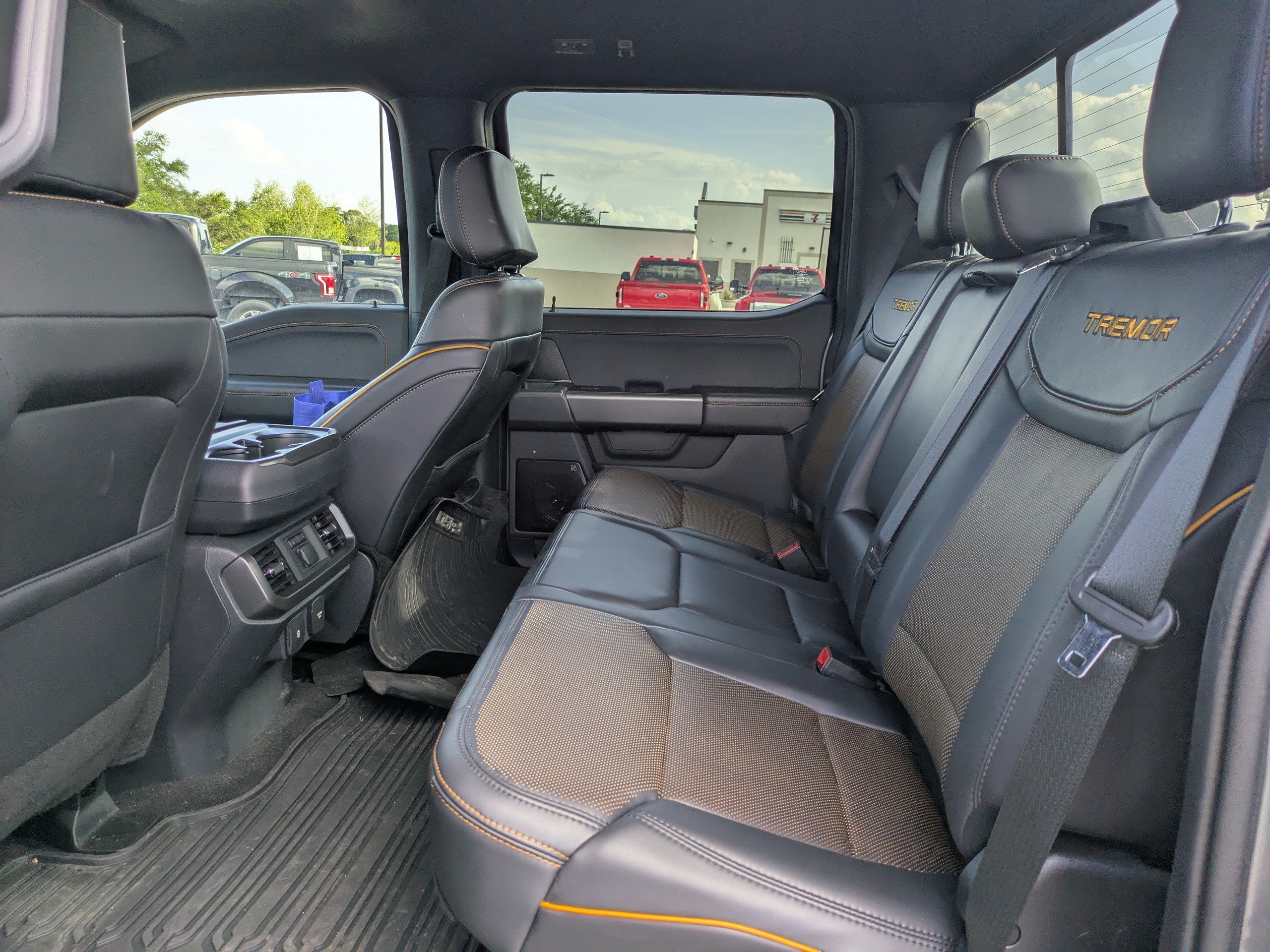 Used 2025  Ford Tremor image 12