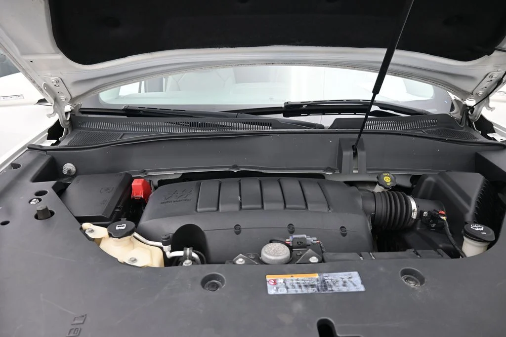 Used 2013 White GMC SLT-1 image 23