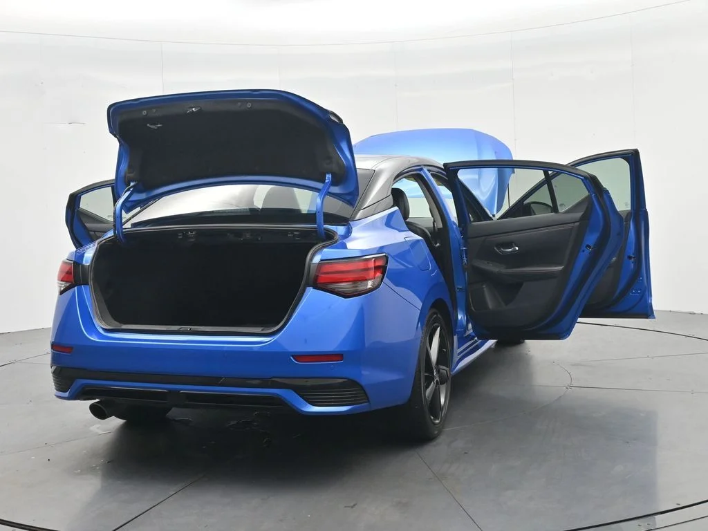 Used 2024 2t Blu Blk Roof Nissan SR image 51