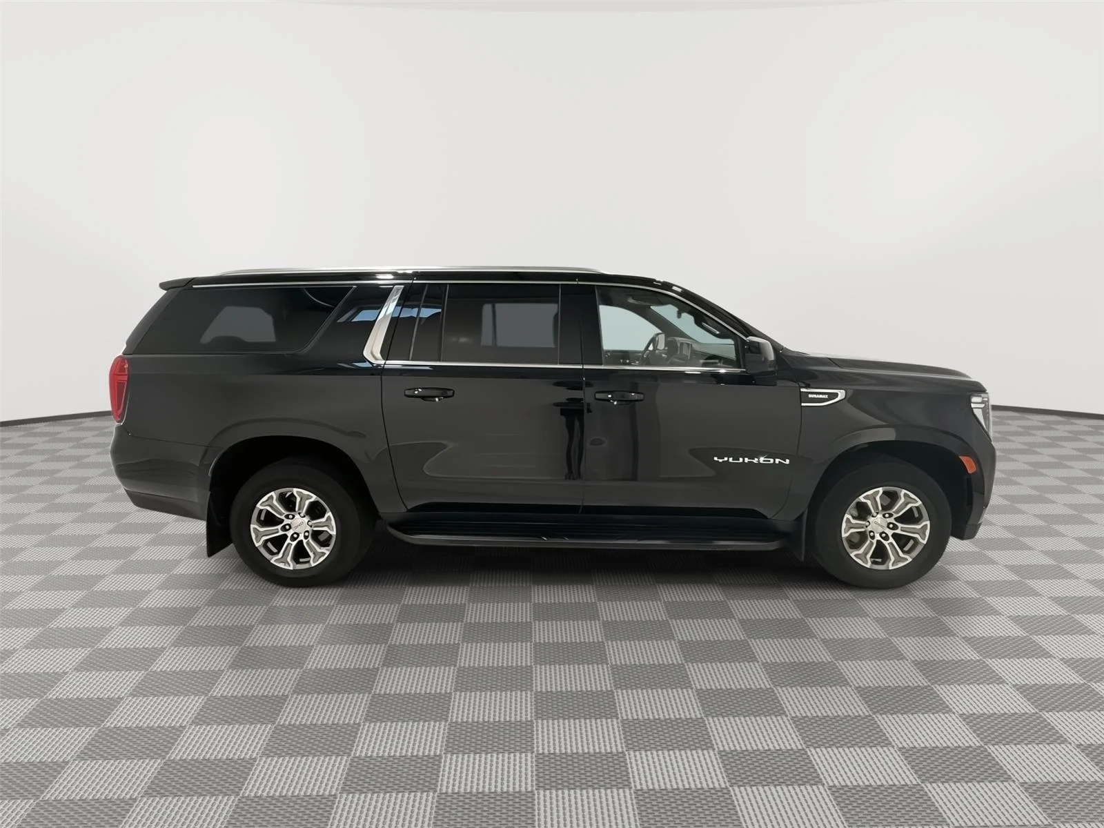 Used 2024 Onyx Black GMC SLE image 6