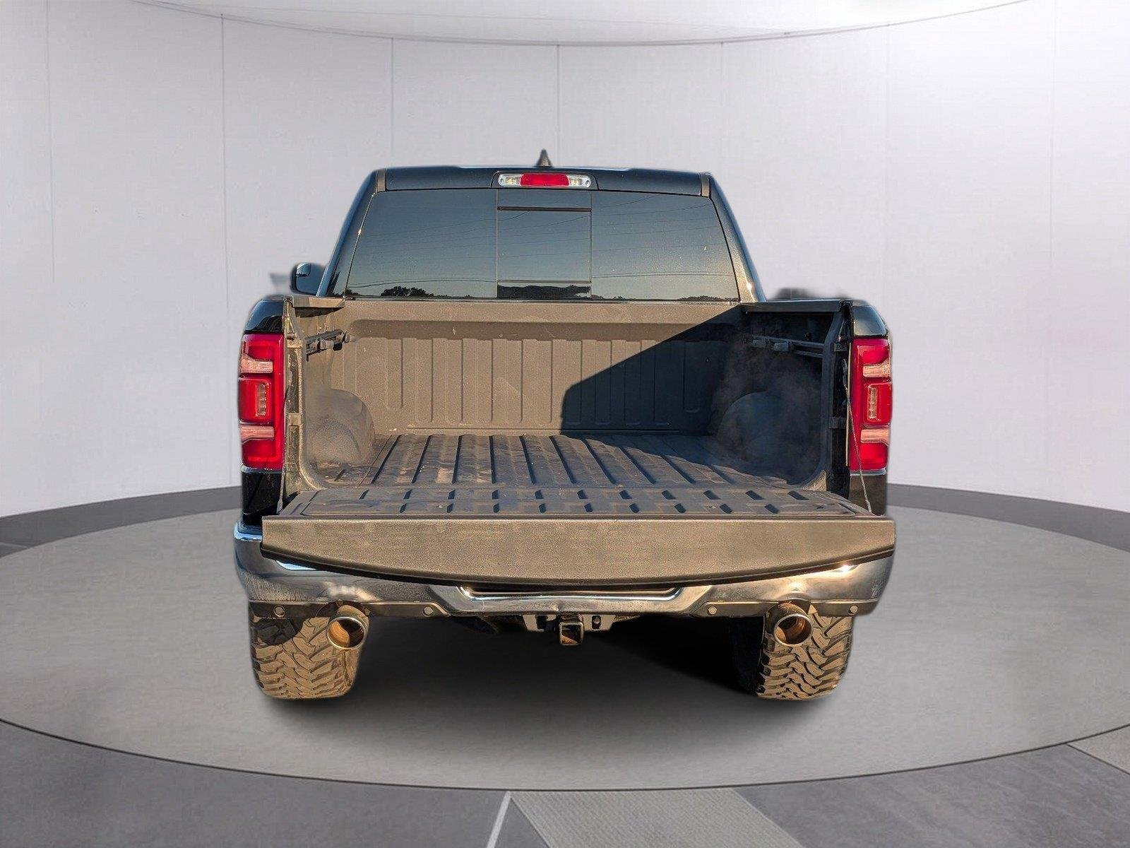 Used 2021 Diamond Black Crystal Pearlcoat Ram Laramie image 6
