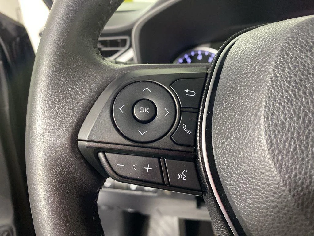 Used 2019 Magnetic Gray Metallic Toyota XLE image 19