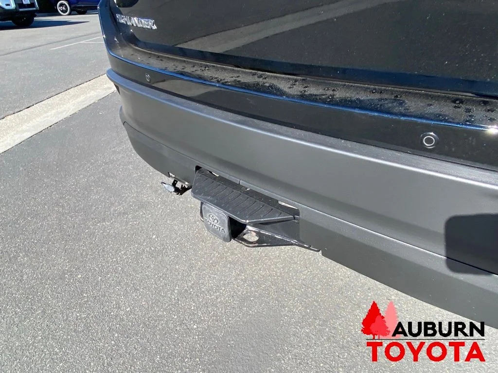 Used 2016 Midnight Black Metallic Toyota Limited image 12