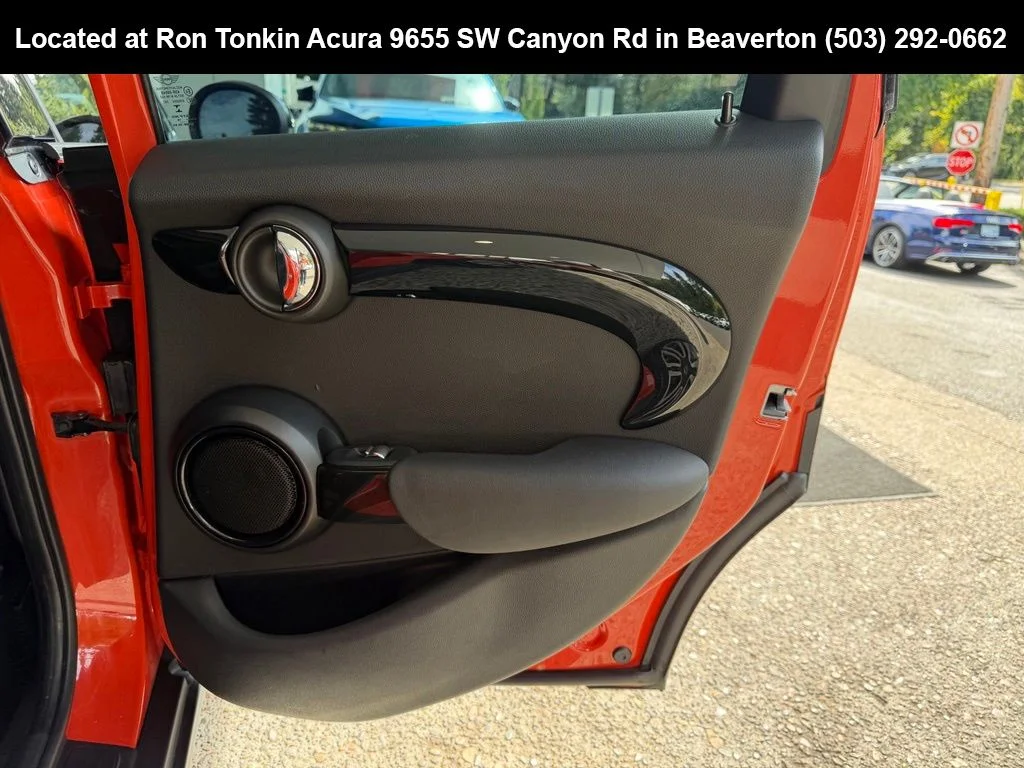 Used 2019 Solaris Orange Metallic MINI Classic image 29