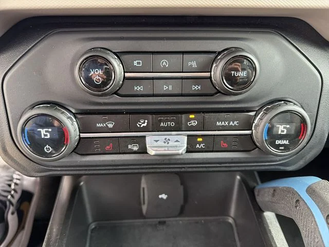 Used 2023 White Ford Wildtrak image 21