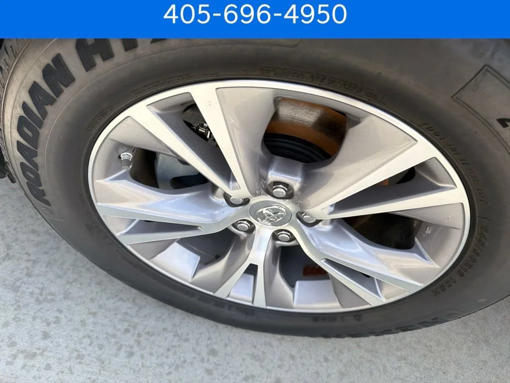 Pre-Owned 2015 Toyota Highlander LE Plus