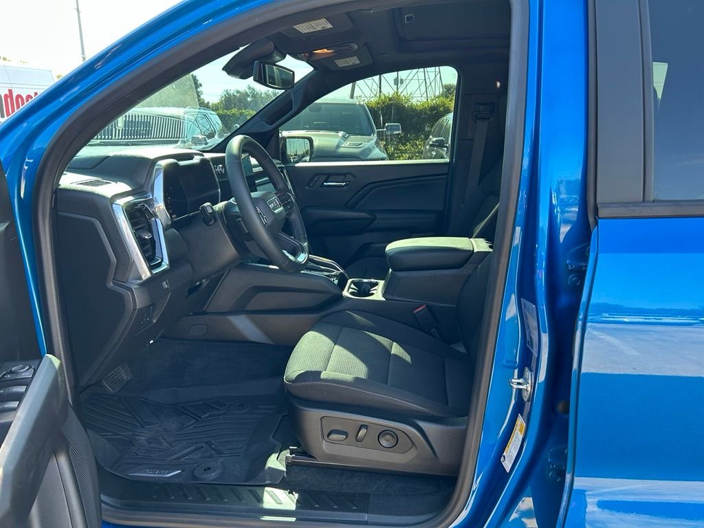 Used 2023 Blue GMC Elevation image 15