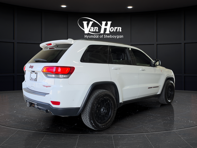 Used 2018 Bright White Clearcoat Jeep Trailhawk image 7