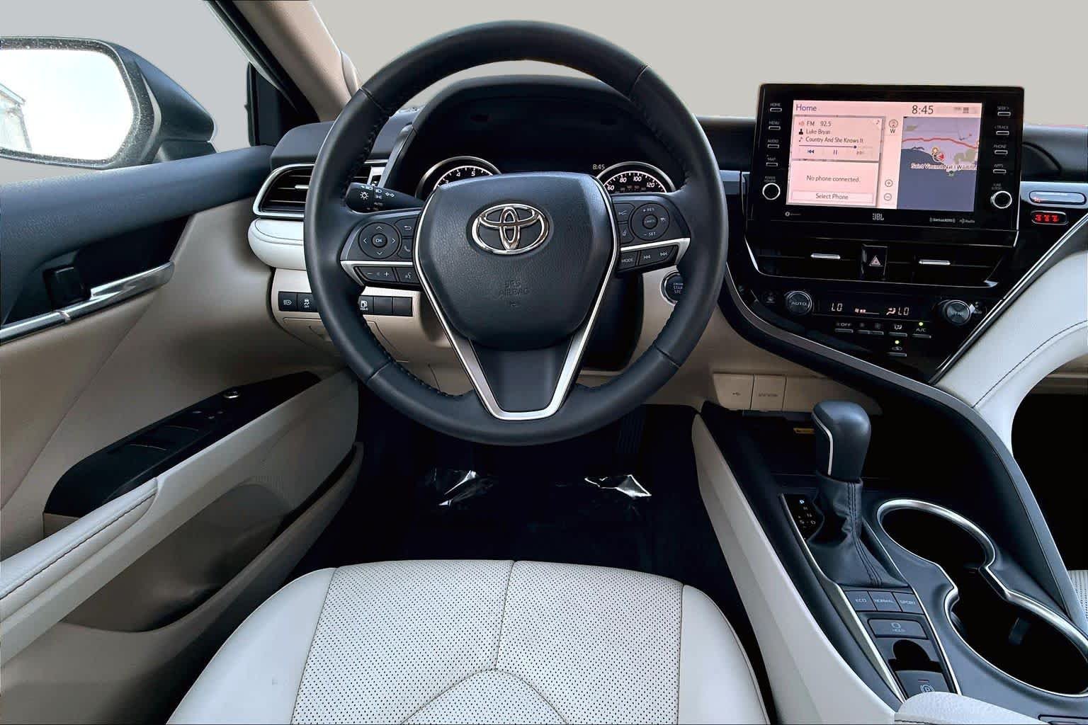 Used 2023 Wind Chill Pearl Toyota XLE V6 image 6