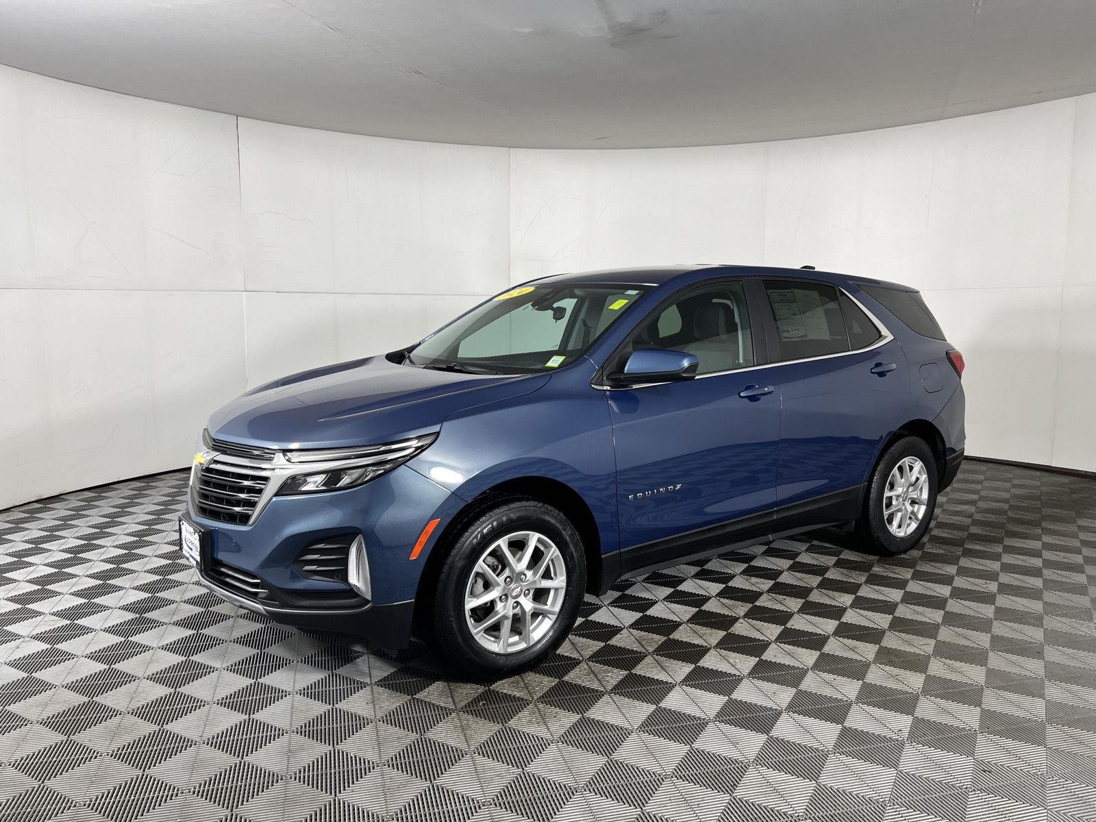 Used 2024 Lakeshore Blue Metallic Chevrolet LT image 6
