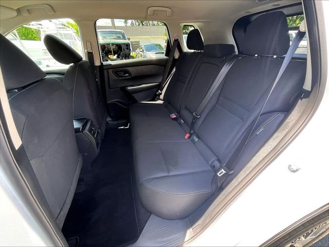 Used 2025 White Nissan S image 21