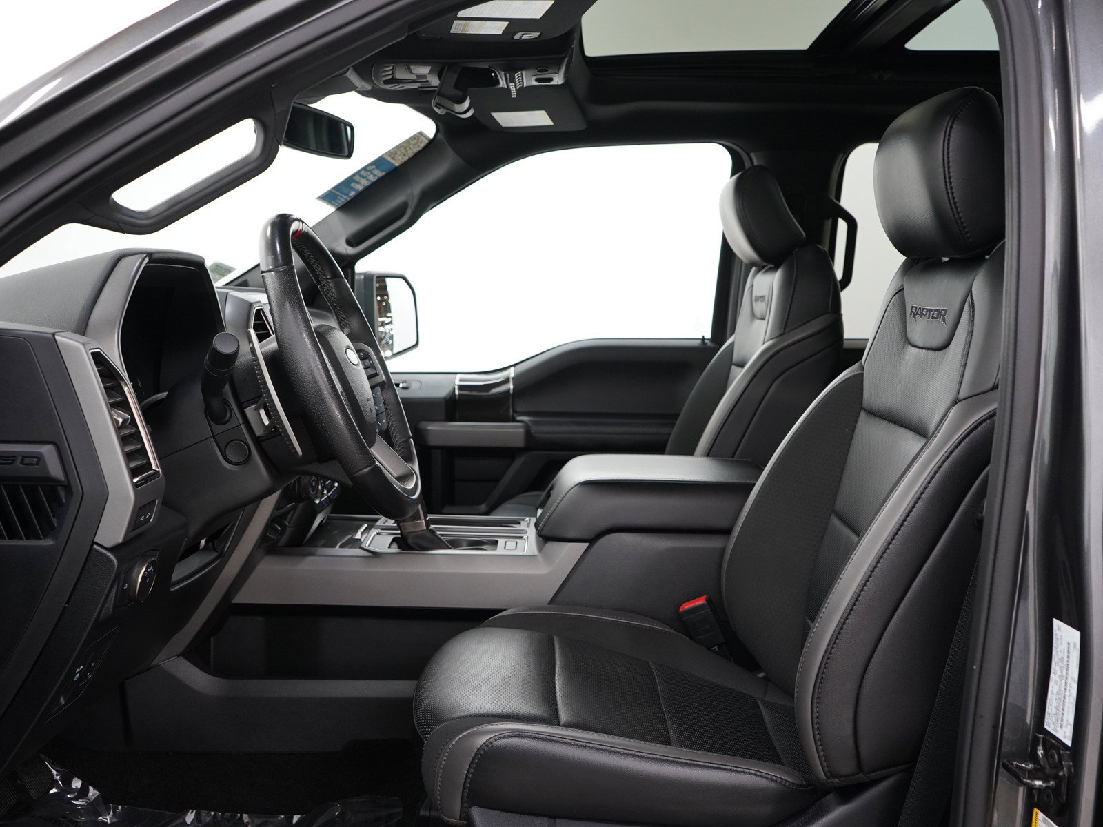 Used 2019 Magnetic Ford Raptor image 25